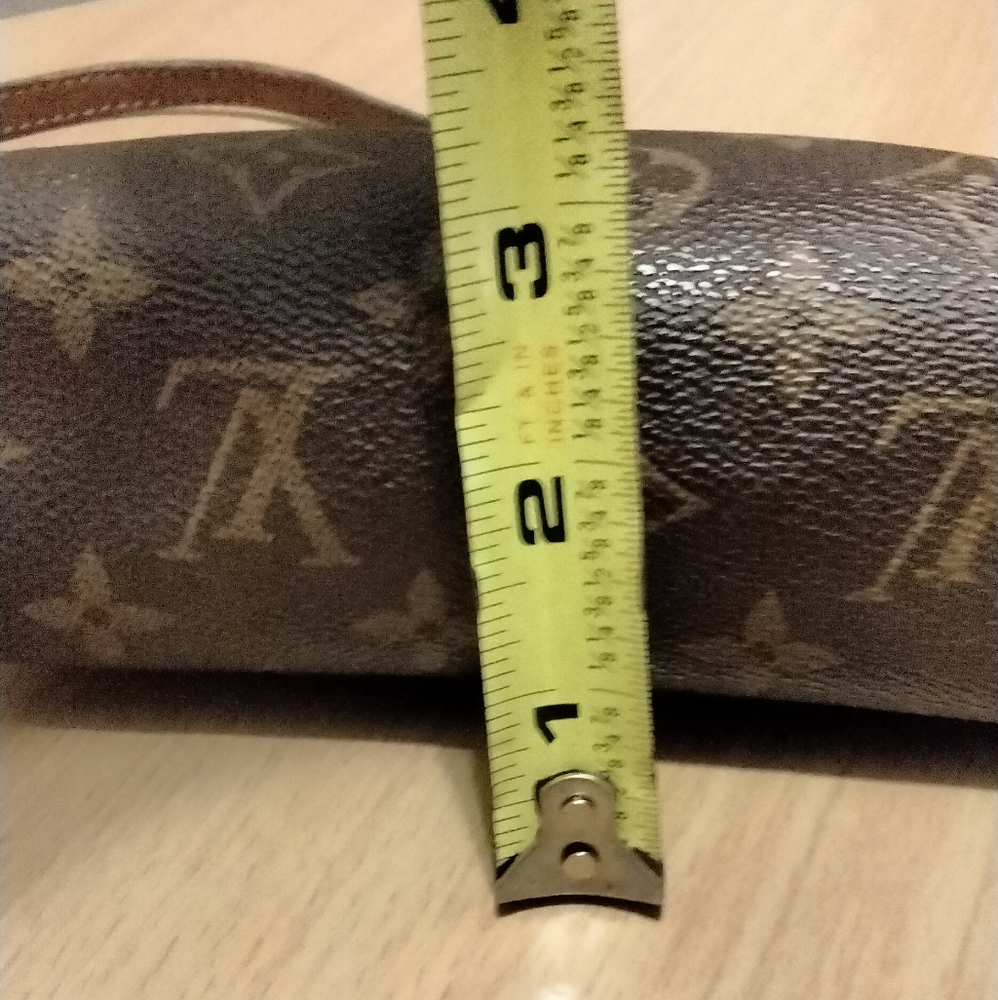 Genuine Louis Vuitton Monogram Cosmetic Pouch - Picture 5 of 16
